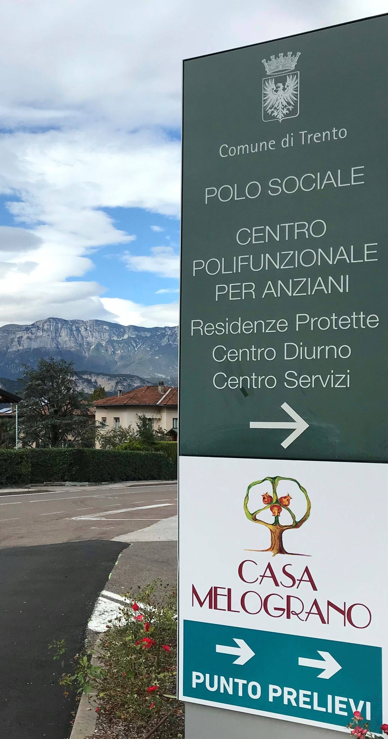 Immagine: Totem Centro Polifunzionale esterno